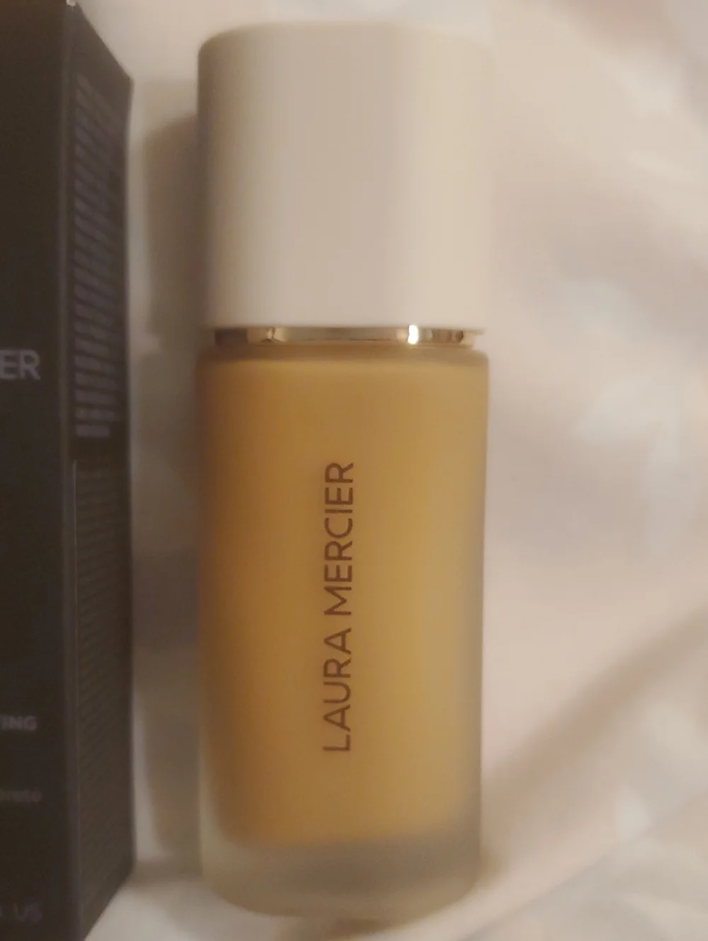 Laura Mercier Real Flawless Weightless Perfecting Foundation — Suntan (4W1) New